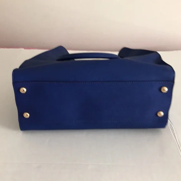 MICHAEL KORS  Hand bag used couple times very good condition - Picture 5 of 10